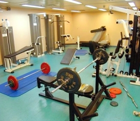 Freizeit und Fitness unter Deck. Freizeit und Fitness unter Deck.